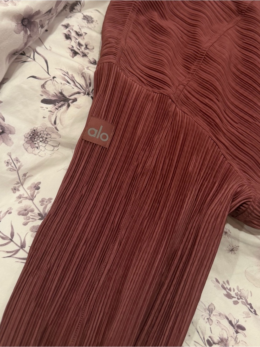 ALO micro plisse shirt dress size M - Picture 8 of 8